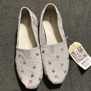 Toms
